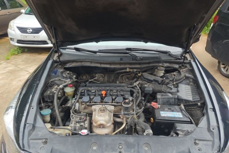 Used Honda Accord 2012 2.0L SE Engine Bay