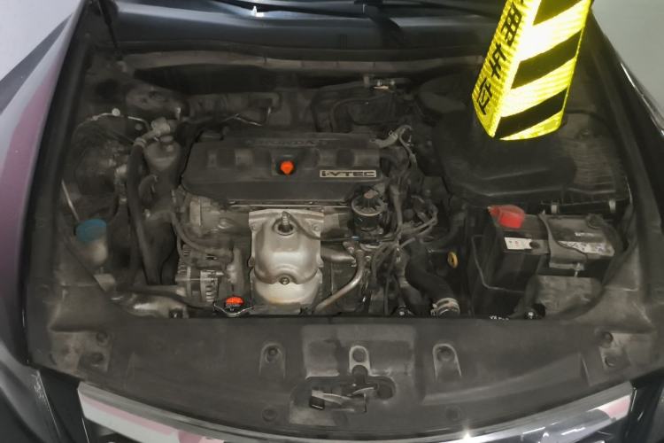 Used Honda Accord 2012 2.0L SE Engine Bay