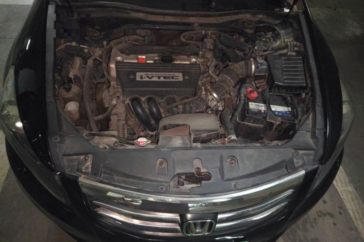 Used Honda Accord 2012 2.4L SE Engine Bay
