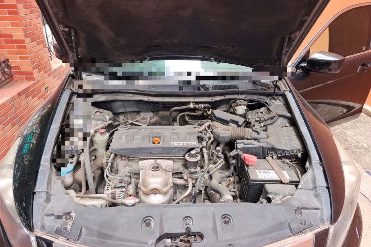 Used Honda Accord 2012 2.0L SE Engine Bay
