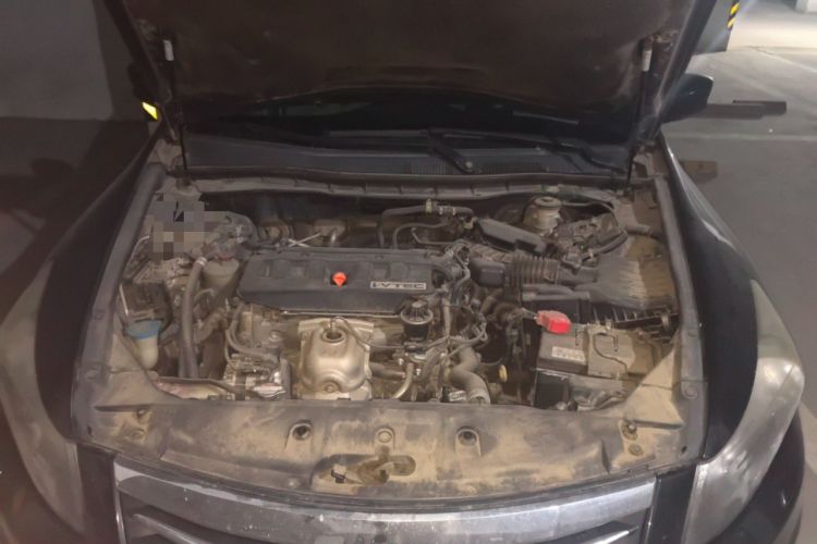Used Honda Accord 2012 2.0L SE Engine Bay