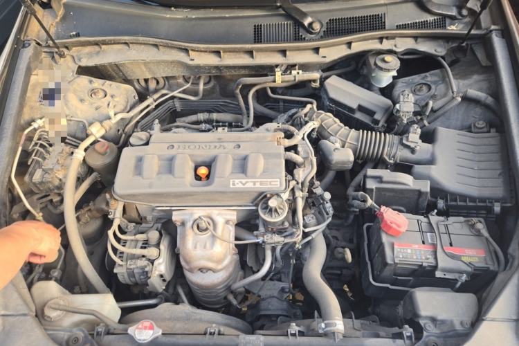Used Honda Accord 2012 2.0L SE Engine Bay