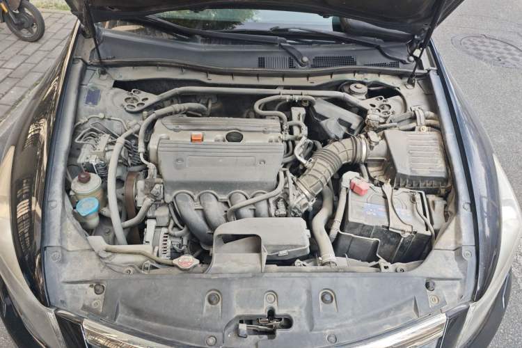 Used Honda Accord 2012 2.4L SE Engine Bay
