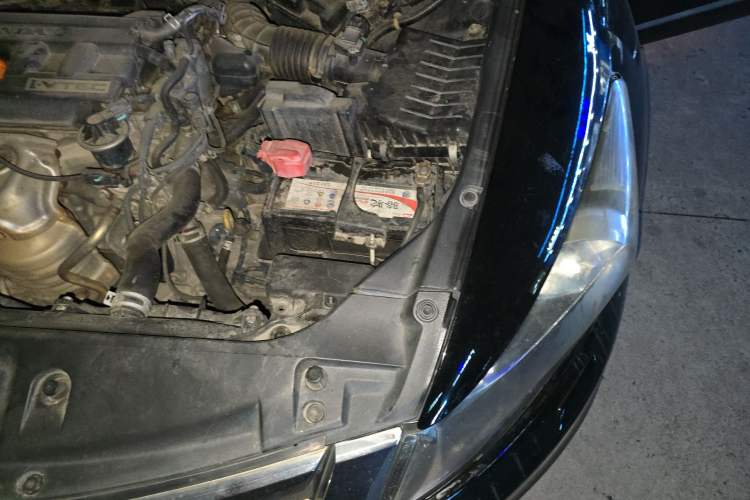 Used Honda Accord 2012 2.0L SE Engine Bay Left