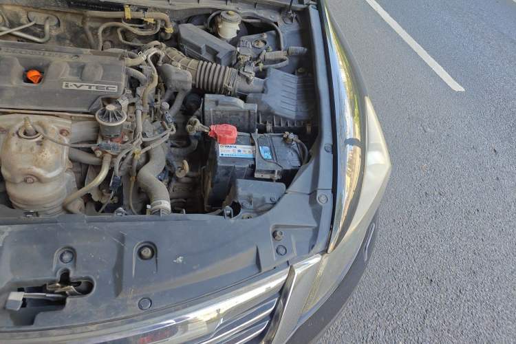 Used Honda Accord 2012 2.0L SE Engine Bay Left