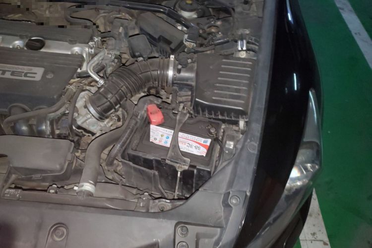 Used Honda Accord 2012 2.4L SE Engine Bay Left