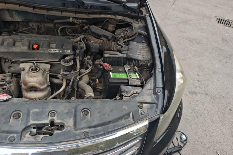 Used Honda Accord 2012 2.0L SE Engine Bay Left