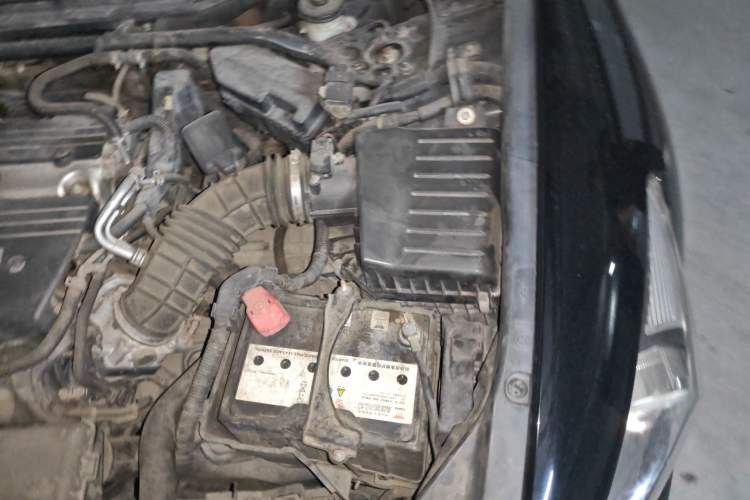 Used Honda Accord 2012 2.4L SE Engine Bay Left