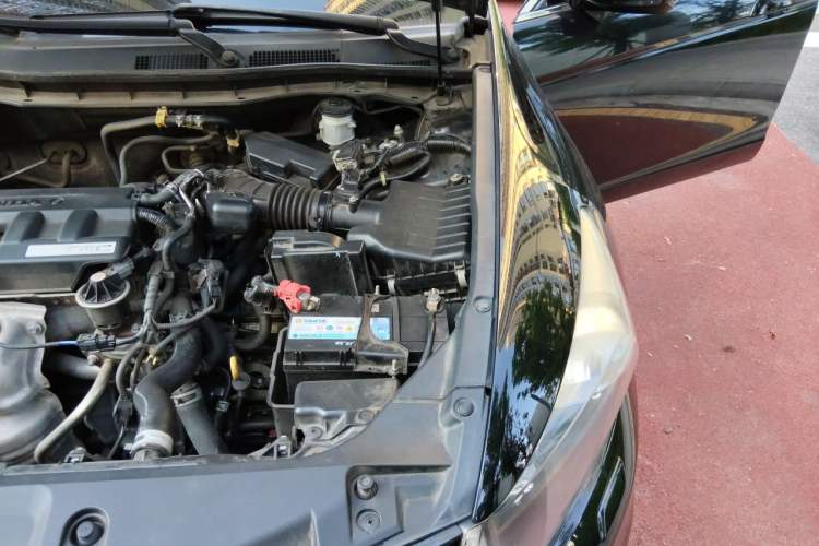 Used Honda Accord 2012 2.0L SE Engine Bay Left
