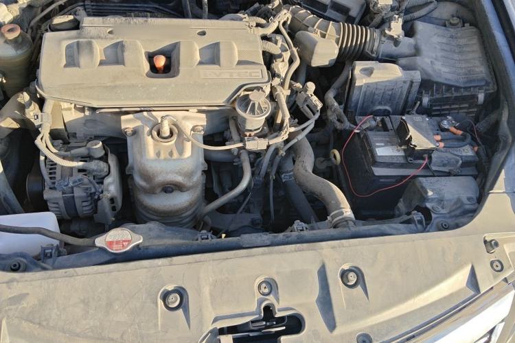 Used Honda Accord 2012 2.0L SE Engine Bay