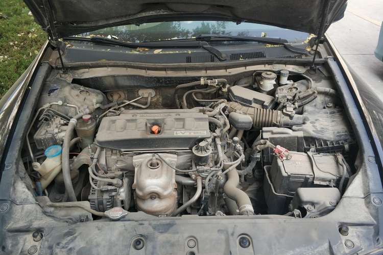 Used Honda Accord 2012 2.0L MT Engine Bay