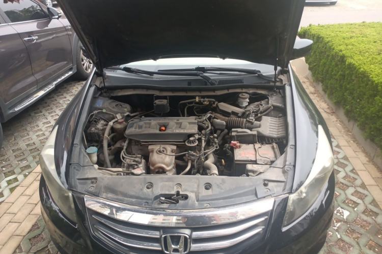 Used Honda Accord 2012 2.0L SE Engine Bay