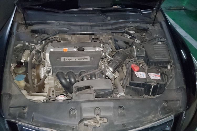 Used Honda Accord 2012 2.4L SE Engine Bay