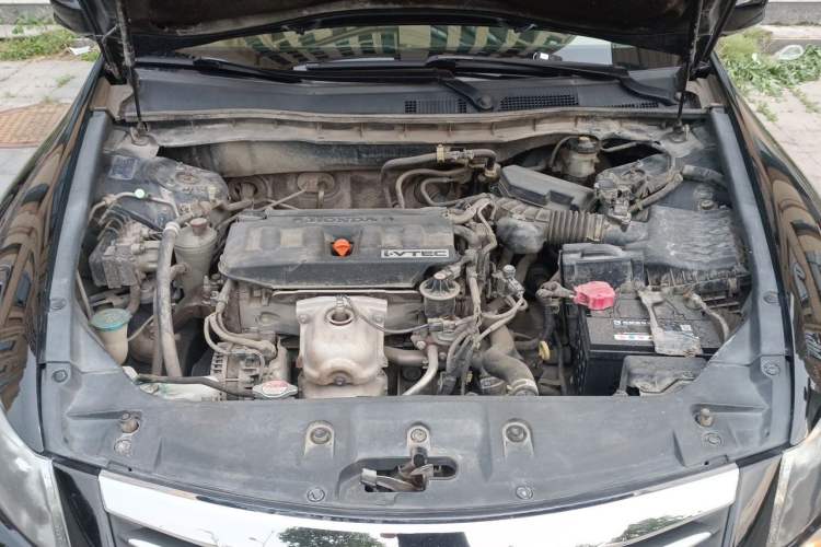 Used Honda Accord 2012 2.0L SE Engine Bay