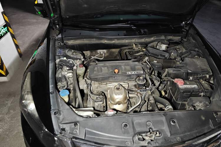 Used Honda Accord 2012 2.0L SE Engine Bay Right