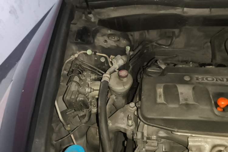 Used Honda Accord 2012 2.0L SE Engine Bay Right