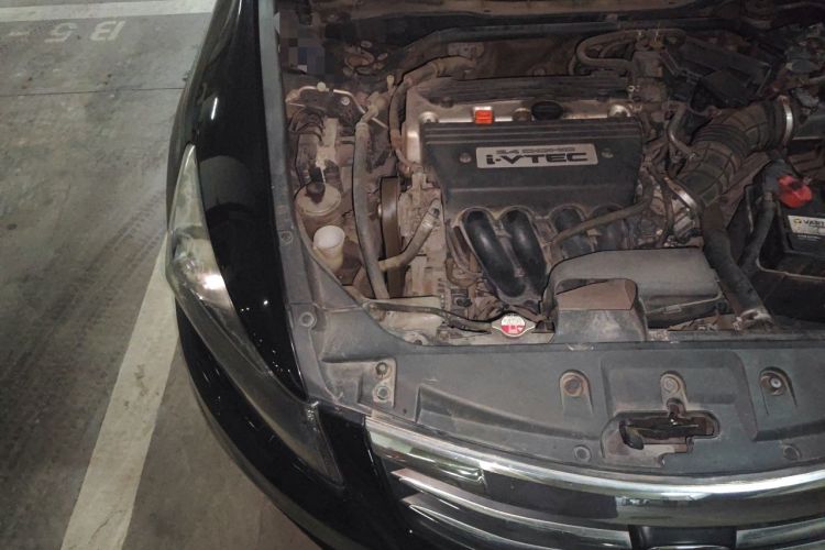 Used Honda Accord 2012 2.4L SE Engine Bay Right