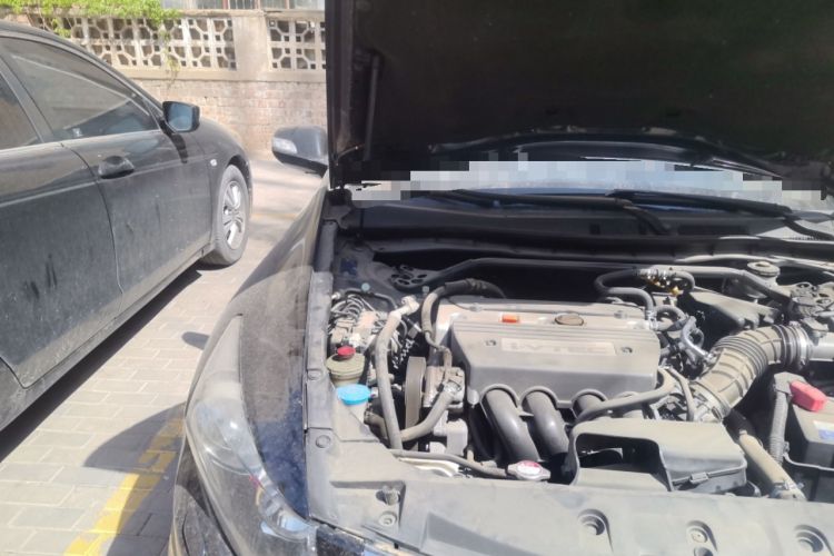 Used Honda Accord 2012 2.4L SE Engine Bay Right
