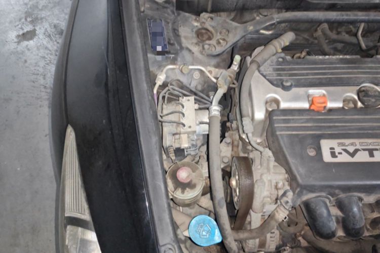 Used Honda Accord 2012 2.4L SE Engine Bay Right