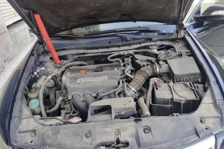 Used Honda Accord 2012 2.4L SE Engine Bay