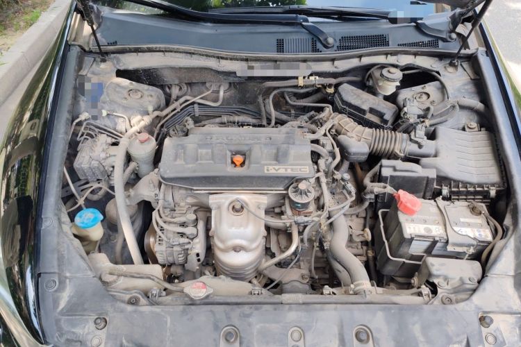 Used Honda Accord 2012 2.0L SE Engine Bay