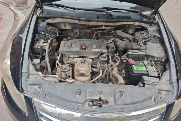 Used Honda Accord 2012 2.0L SE Engine Bay