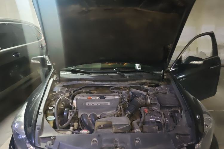 Used Honda Accord 2012 2.4L SE Engine Bay