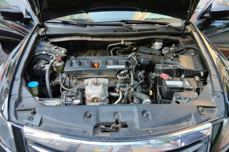 Used Honda Accord 2012 2.0L SE Engine Bay