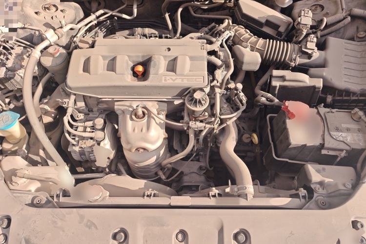 Used Honda Accord 2012 2.0L SE Engine Bay