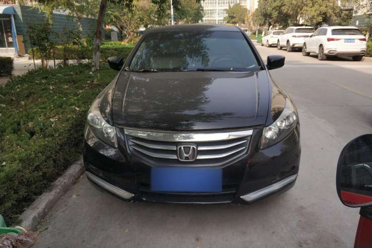 Used Honda Accord 2012 2.0L MT Front