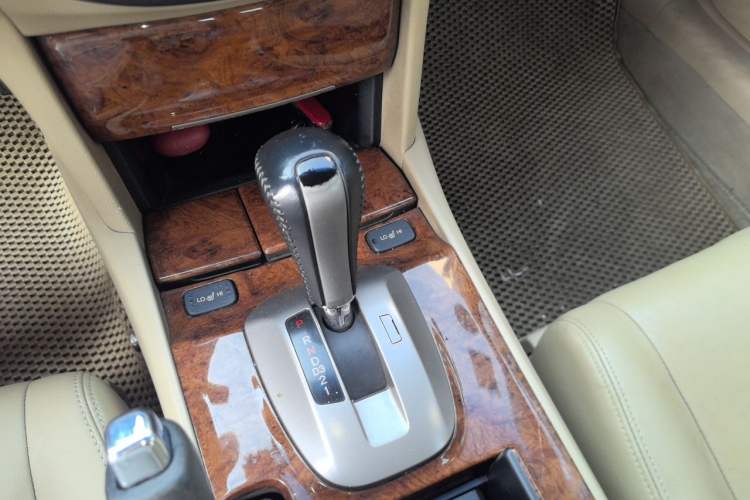 Used Honda Accord 2012 2.0L SE Gear Lever