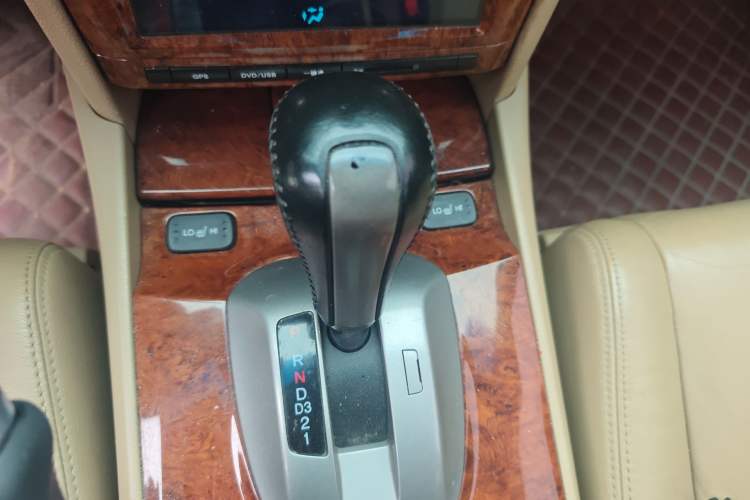 Used Honda Accord 2012 2.0L SE Gear Lever