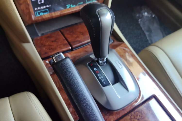 Used Honda Accord 2012 2.0L SE Gear Lever