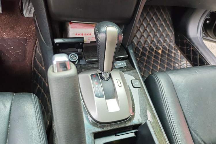 Used Honda Accord 2012 2.4L SE Gear Lever