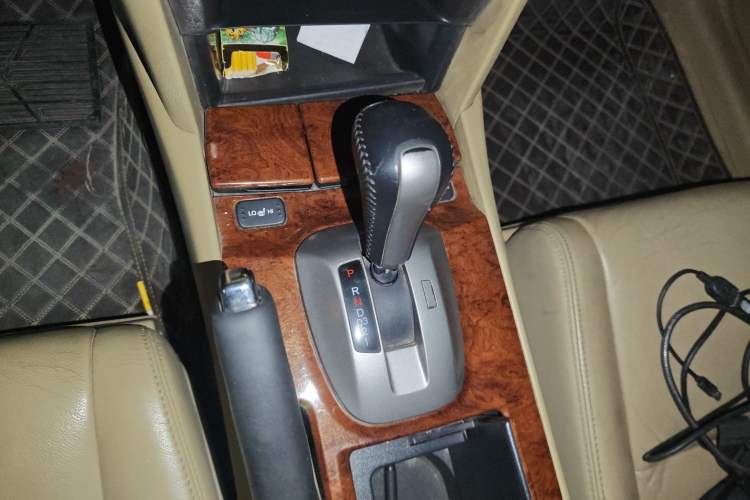 Used Honda Accord 2012 2.0L SE Gear Lever