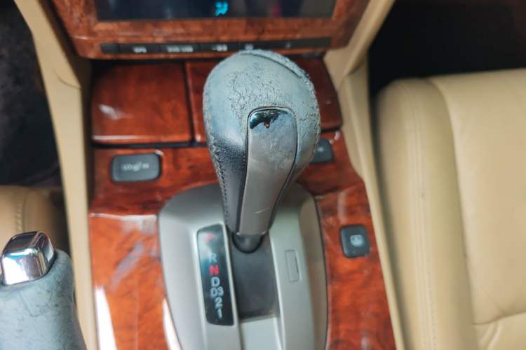 Used Honda Accord 2012 2.4L SE Gear Lever