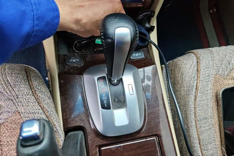 Used Honda Accord 2012 2.0L SE Gear Lever