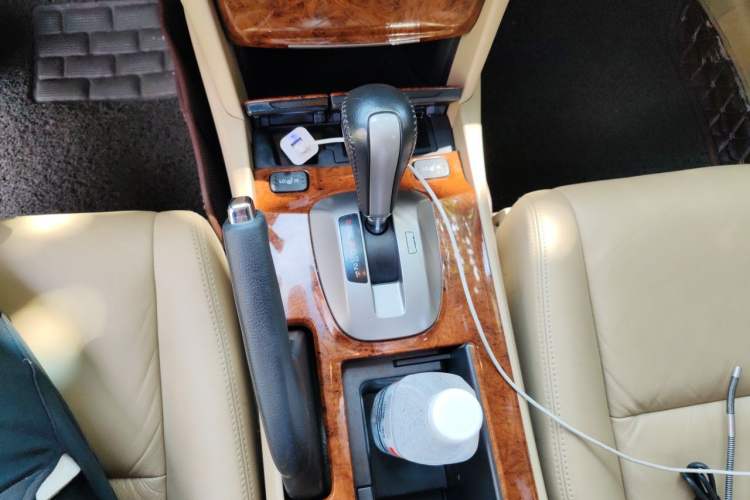 Used Honda Accord 2012 2.0L SE Gear Lever