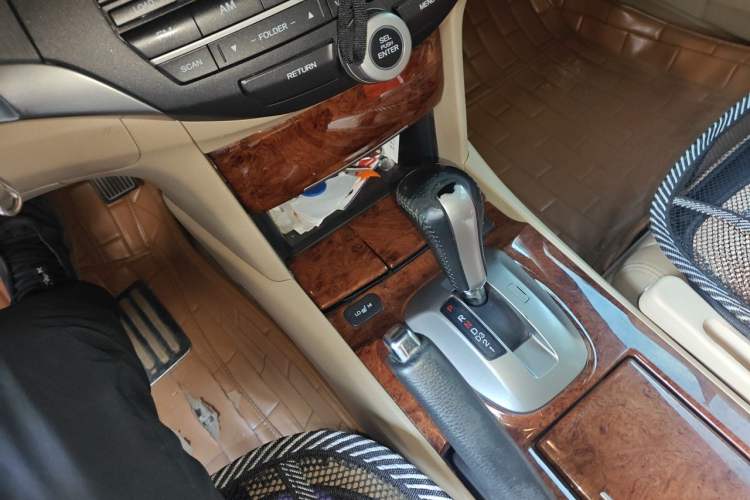 Used Honda Accord 2012 2.0L SE Gear Lever