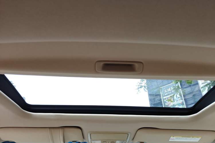 Used Honda Accord 2012 2.4L SE Headliner