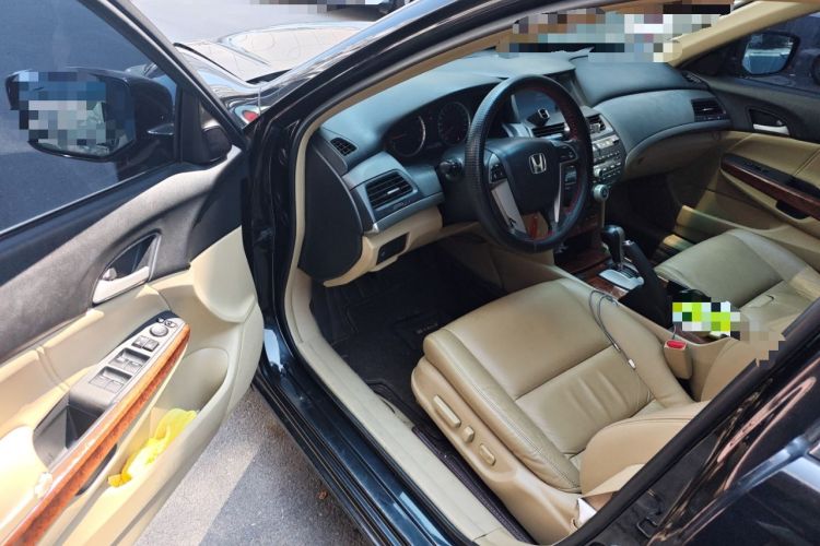 Used Honda Accord 2012 2.0L SE Interior 3