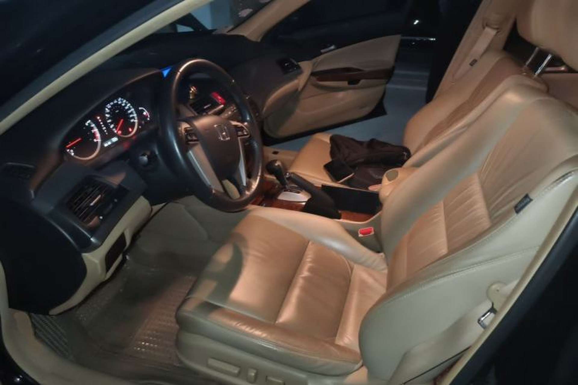 Used Honda Accord 2012 2.0L SE Left Front Seat