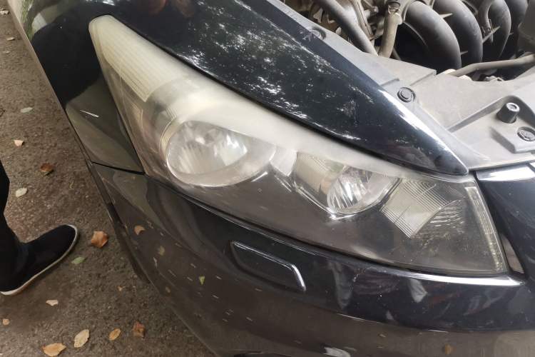 Used Honda Accord 2012 2.4L SE Right Front Headlight