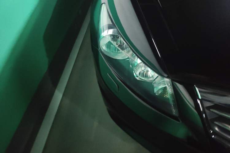 Used Honda Accord 2012 2.0L SE Right Front Headlight