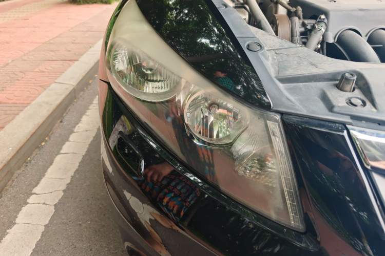 Used Honda Accord 2012 2.4L SE Right Front Headlight