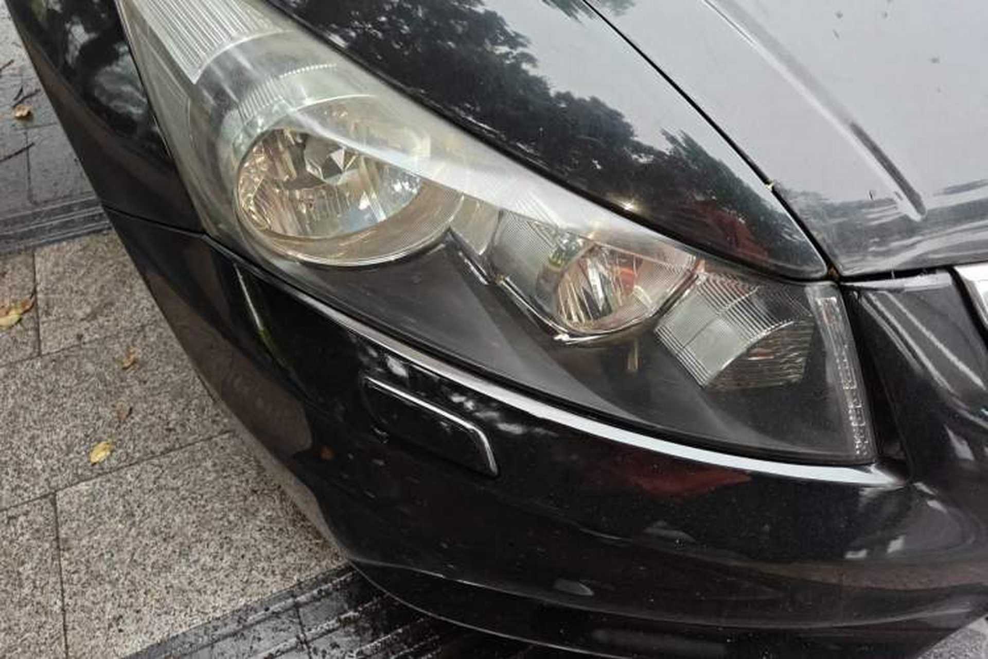 Used Honda Accord 2012 2.0L SE Right Front Headlight