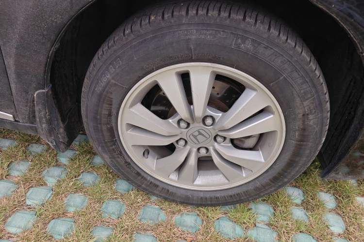 Used Honda Accord 2012 2.0L SE Right Front Wheel Hub