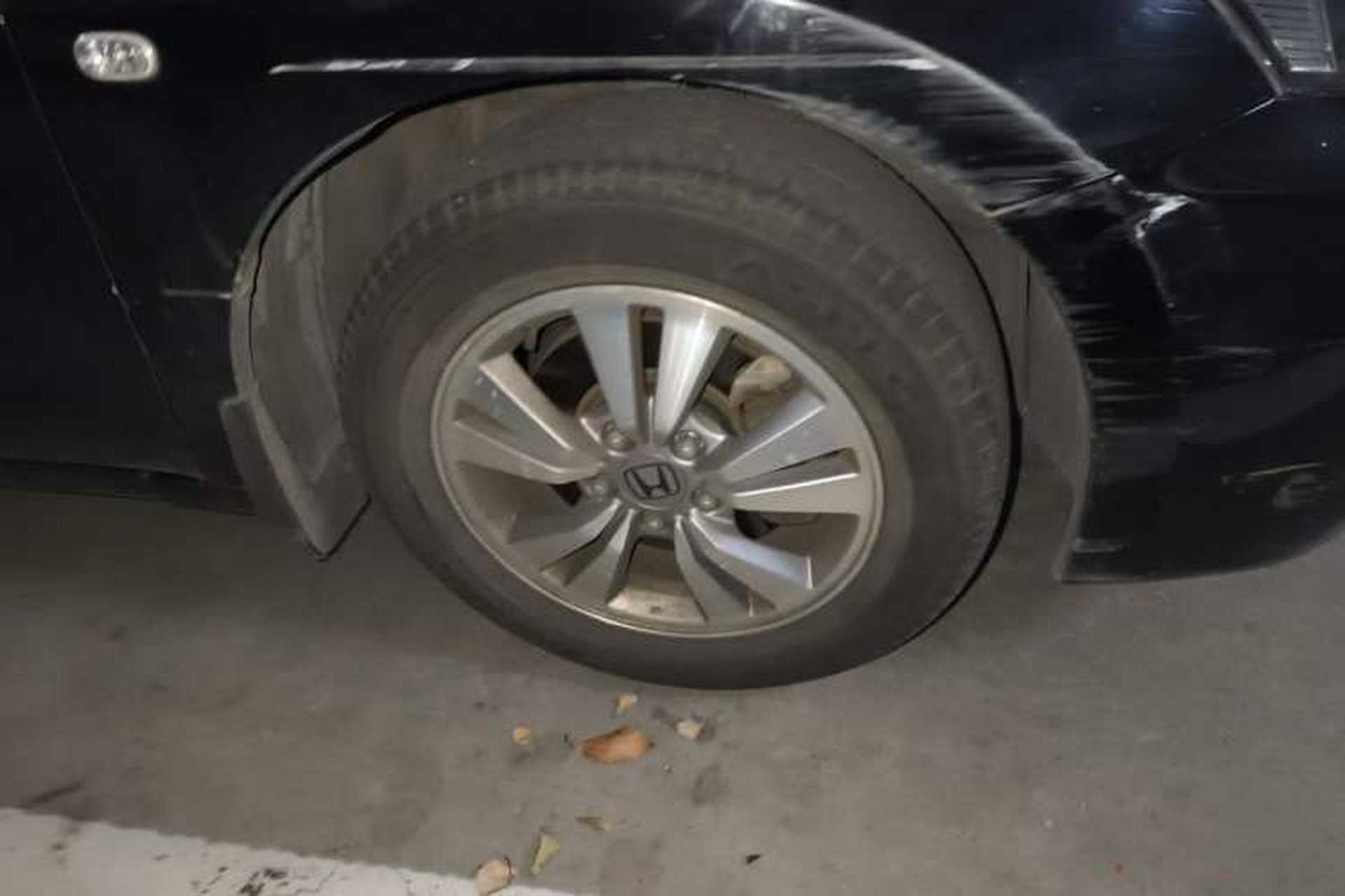 Used Honda Accord 2012 2.0L SE Right Front Wheel Hub