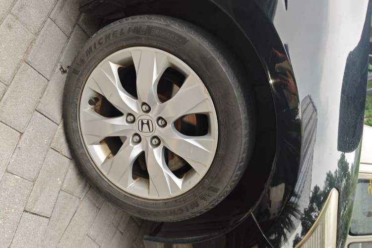 Used Honda Accord 2012 2.4L SE Right Front Wheel Hub