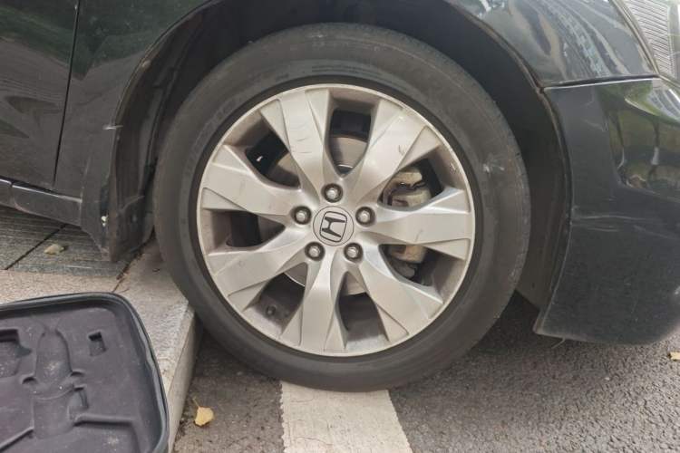 Used Honda Accord 2012 2.4L SE Right Front Wheel Hub